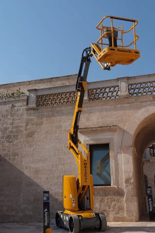 Haulotte HA 12 CJ articulating boom lift