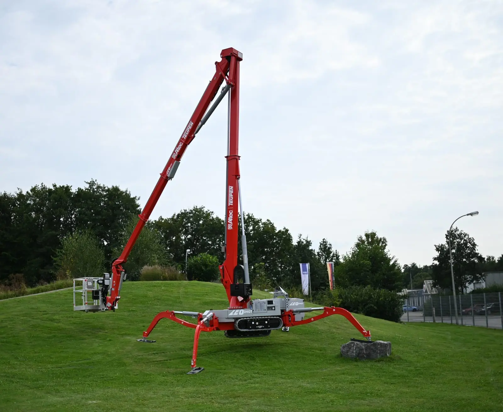 Teupen LEO 24GT örümcek platform