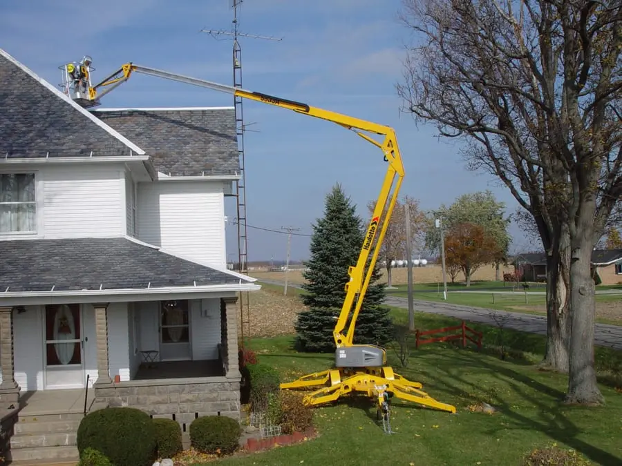 Haulotte HTA19P trailer-mounted platform