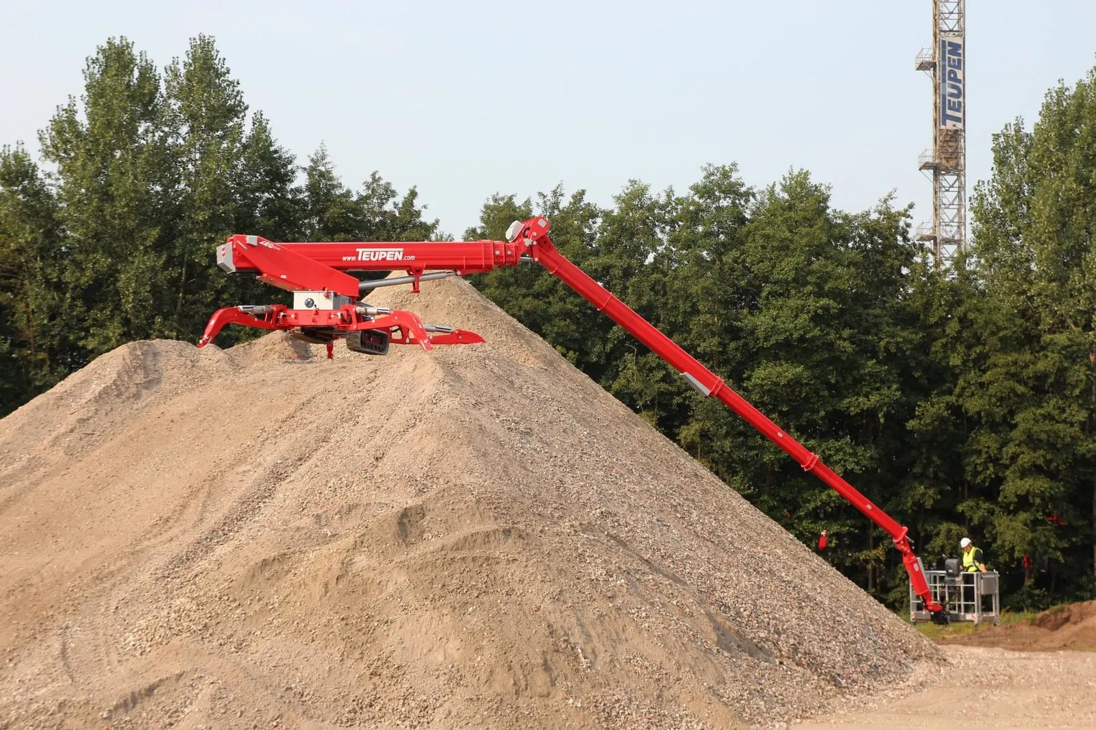 Teupen LEO 39GT Plus spider platforms 2
