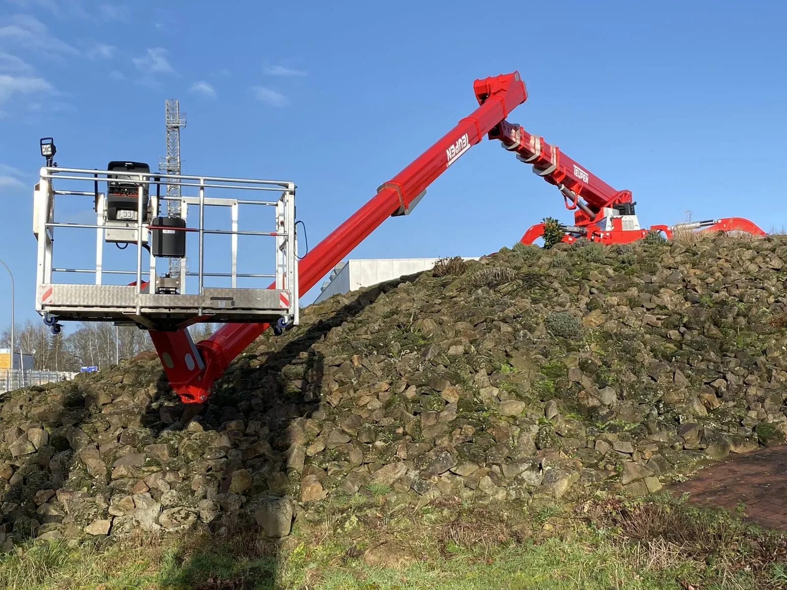 Teupen LEO 34GT Plus spider platforms 2