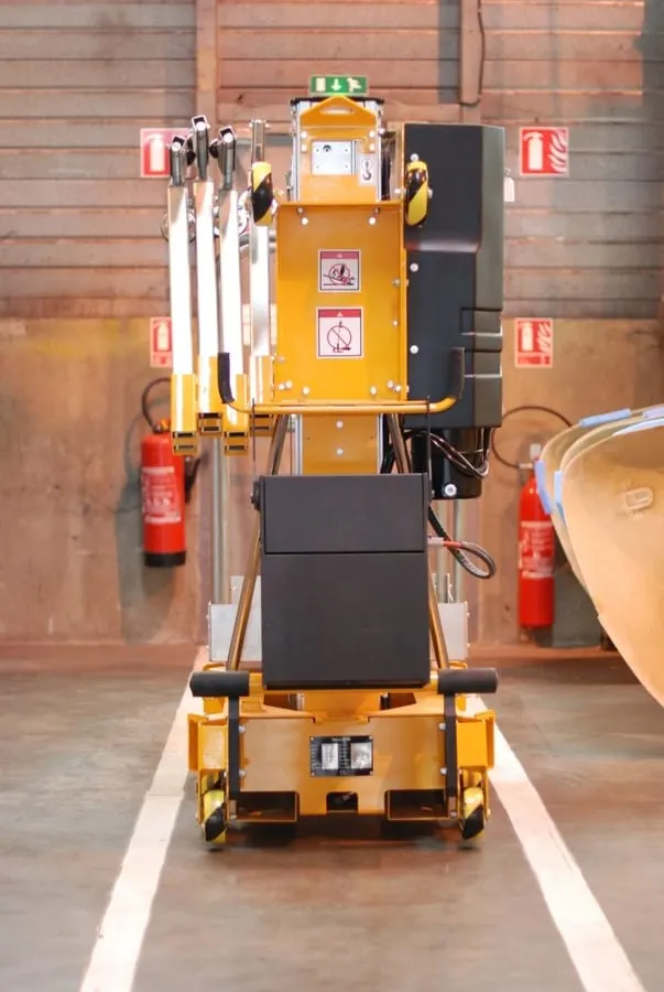Haulotte Quick Up 12 towable & push-around platforms 4