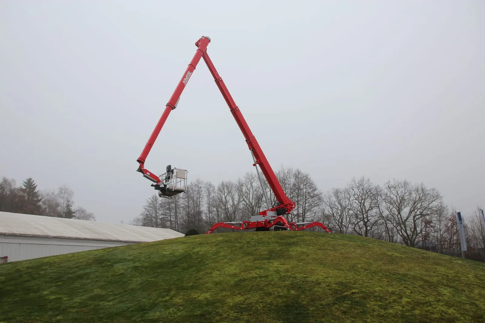 Teupen LEO 34GT Plus spider platforms 4