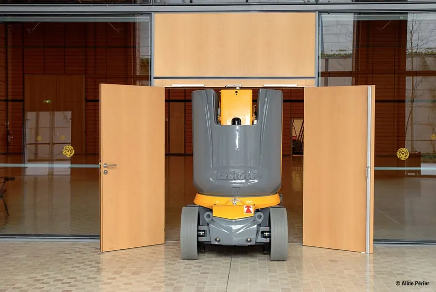 Haulotte HA 12 CJ + articulating boom lifts 4