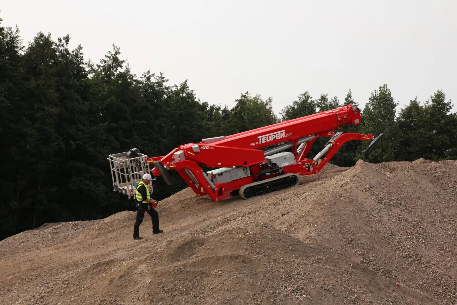 Teupen LEO 34GT Plus spider platforms 5